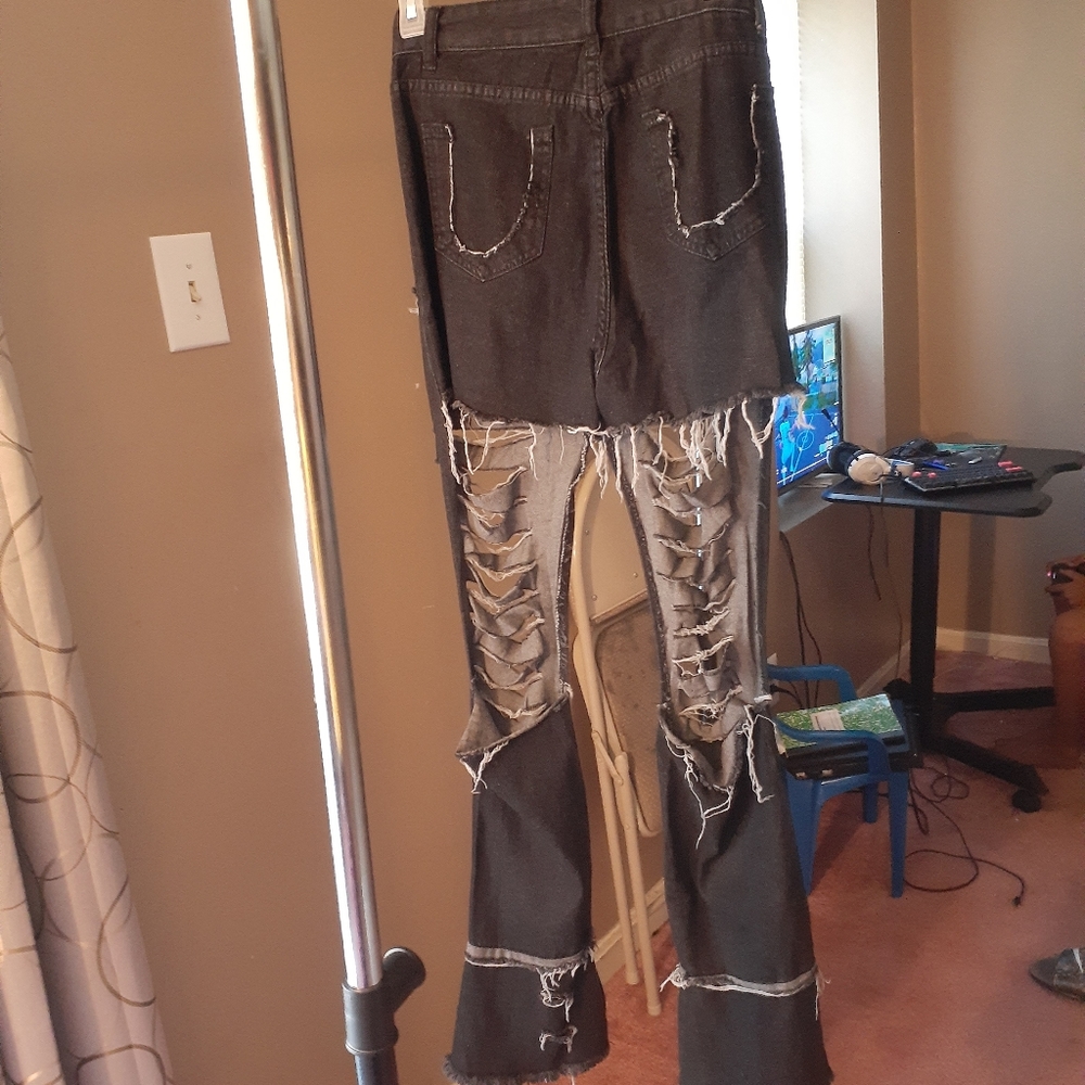Womans Ripped Jeans - Picture 2 of 2